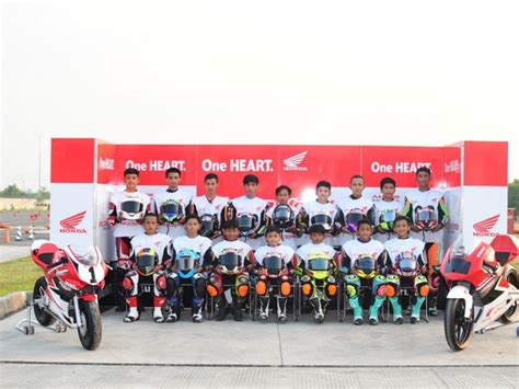 Para Pembalap Muda Dilatih Astra Honda Motor Untuk Berlaga Di Kancah