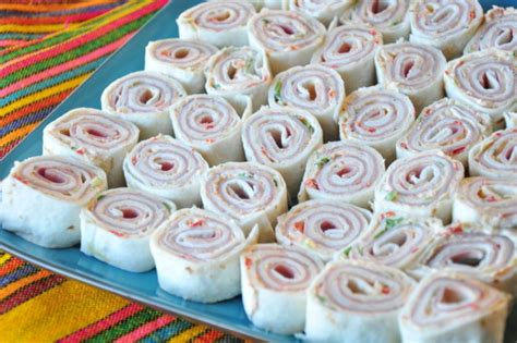 These vegetable and cream cheese tortilla roll ups are my latest obsession! Tortilla Roll Ups Recipe - Genius Kitchen