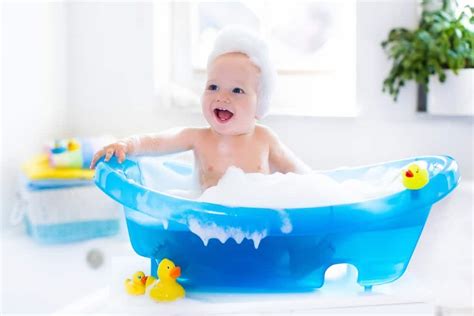 We will go through different types of baby bath tubs, as some options may be more suitable than others for you. Best Baby Bath Tubs (2020 Update) - Wife's Choice