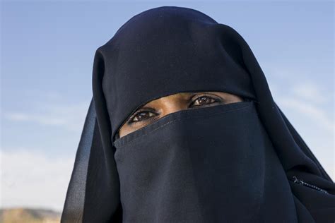 Voile Burqa Niqab Ce Que Dit La Loi En France Madame Figaro