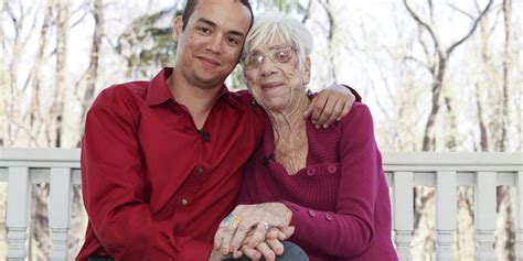 Joven Asegura Estar Muy Enamorado De Una Anciana De 91 Años Metro