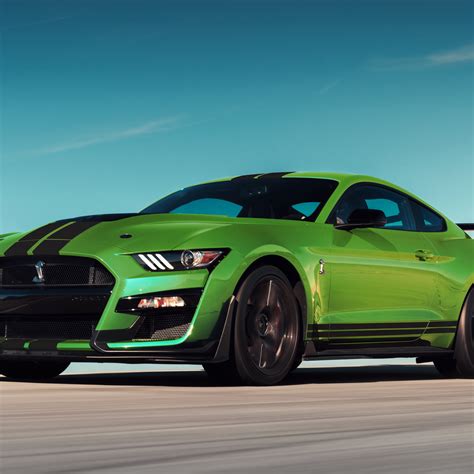 Download Wallpaper 2932x2932 Green Ford Mustang Shelby Gt500 Ipad Pro