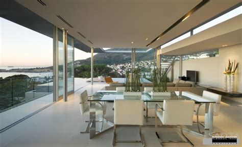 Check spelling or type a new query. House with stunning views in Cape Town, South Africa
