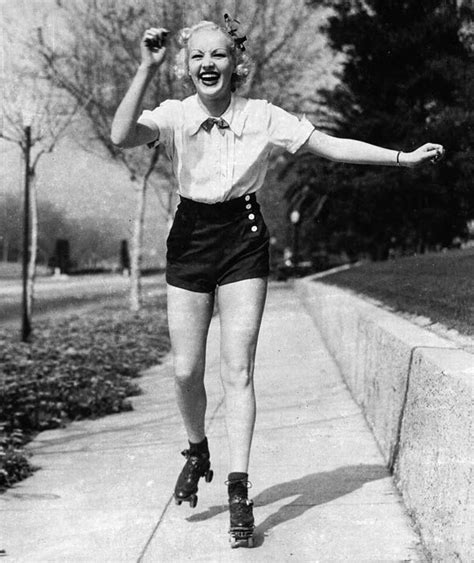 Risultati Immagini Per Betty Grable 1940 Roller Girl Roller Skating Betty Grable