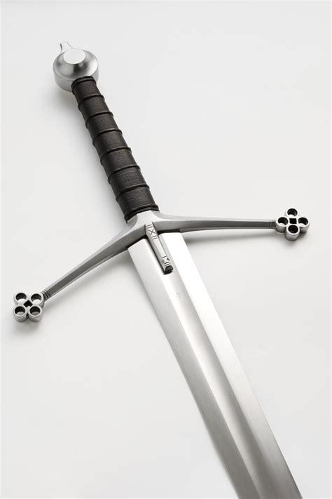 Filealbion Chieftain Medieval Sword 08 6091902415 Wikimedia