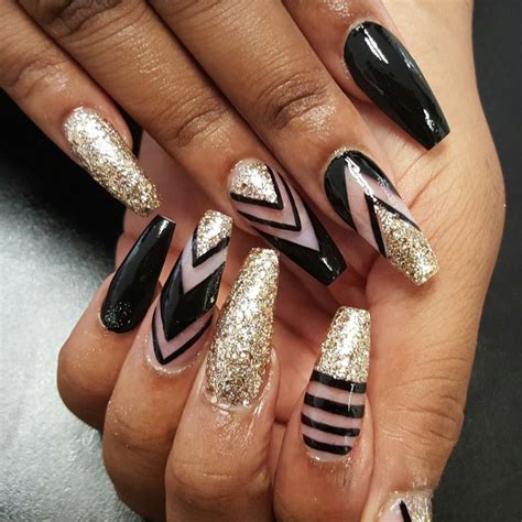 Fashionable and beautiful manicure design, unusual and stylish ideas in nail art, technologies for their implementation. Nail art Nail designs Black and gold nails… | Pepe