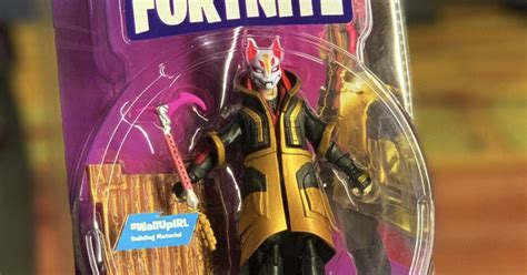 Fortnite legendary series 2020 fishstick action figure 8 pieces fnt0524 epic gms. Fortnite Will Be Getting Standard Action Figures Soon