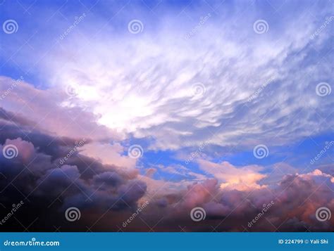 Beautiful Sky And Cloud Formation Stock Image Image Of Dark Upward