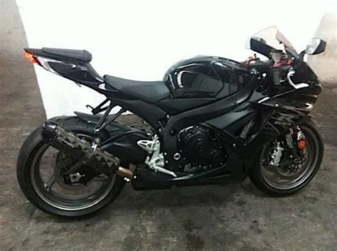 It comes in glass sparkle black or pearl glacier white livery again this year. 2011 SUZUKI GSXR 600 BLACK almost like new for sale on ...