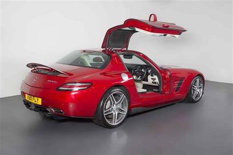 As in the gullwing model, the pure, athletic design immediately. 2011 Mercedes SLS 63 AMG | The Private Collection