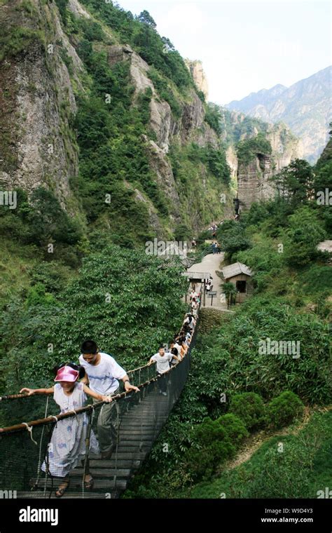 Tourists Visit The Yandang Mountain Senic Spot In Wenzhou City East