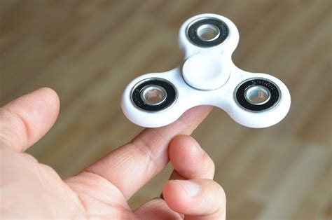 benefits of using fidget spinners for those with dementia care for yoo