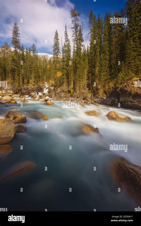 Yoho Valley Hi Res Stock Photography And Images Alamy