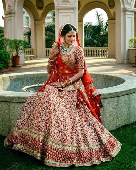 10 Wedding Photography Poses Of Real Brides You Must Look At For Quick