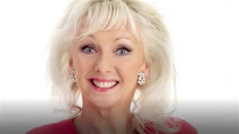 Debbie Mcgee Turns Cougar In Very Flirty Chat With Four Good Looking