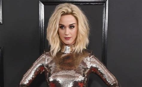 Grammys 2017 Did Katy Perry Throw Shade At Britney Spears Metro News