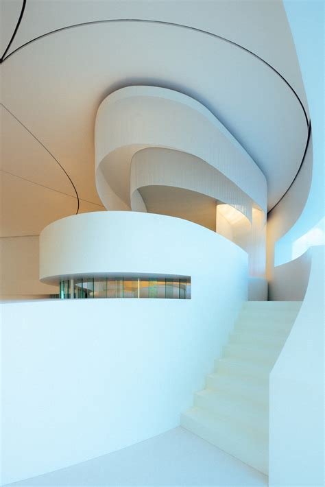 Leonardo Glass Cube Architecture Photo Reportage Dynamic Forms
