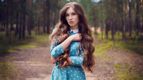 Картинки девушка длинные волосы обои 1920x1080 картинка №234901