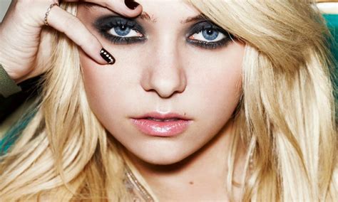 Taylor Momsen Makeup Close Up Saubhaya Makeup