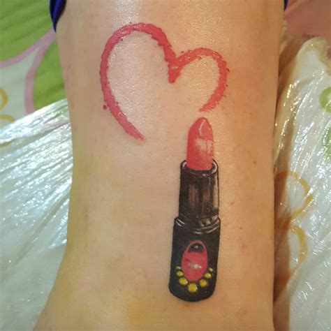 Adorable Lipstick Tattoos Thatll Take Your Makeup Obsession To The