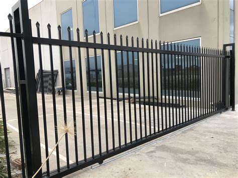Security Tubular Steel Fencing | Automatic Gate | Melbourne - Pinnacle