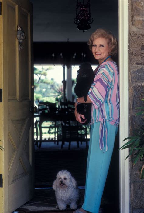 Betty White Outside Her Home With Her Dogs 1986 Betty