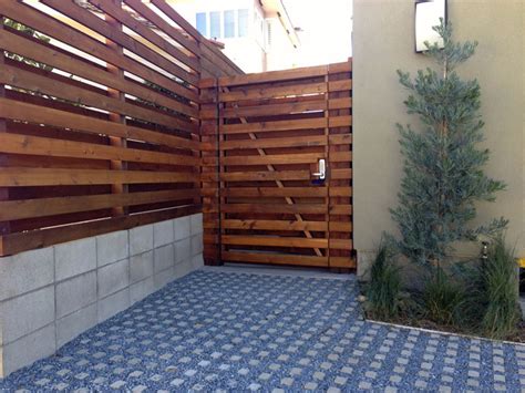 Wooden fences are available with materials of varying quality, ranging from ordinary wood and even worth millions. Architecture Vogue: Horizontal Wood Plank Fencing - SALA ...