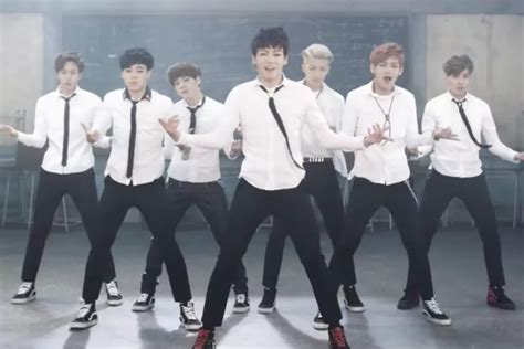 Boy In Luv De Bts Devient Leur 17e Mv Pour Dépasser Les 400 Millions