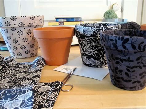Diy Fabric Covered Pots Fabric Covered Mod Podge Crafts Flower Pots
