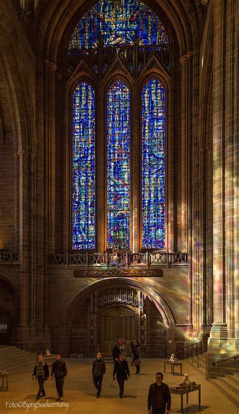 The largest catholic cathedral in england, the metropolitan cathedral together with its sister cathedral at the other end of hope street plays an important part in the life of the city of liverpool and. Fotofrynser: Liverpool Anglican Cathedral