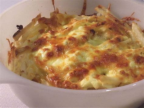 It contains cold meat (usually beef), boiled potatoes, boiled eggs, cucumbers and green onion. Jansson's Temptation (Swedish Potato and Anchovy Casserole) | Recipe | Swedish recipes, Janssons ...