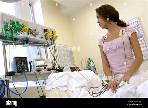 Woman Undergoing Electrocardiography Ekg Examination Fotos Und
