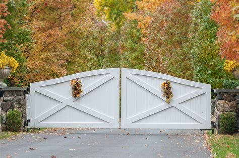 Autumn Decorations On A Wooden Farmhouse Driveway Gate Gate Designed