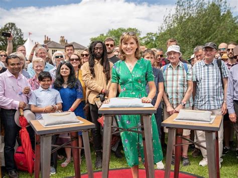 Antiques Roadshow On TV Series 42 Channels And Schedules TV24 Co Uk