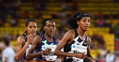 Althans, het plan is nog altijd om die twee afstanden te lopen en niet. Sifan Hassan moet in Monaco Faith Kipyegon voor zich ...
