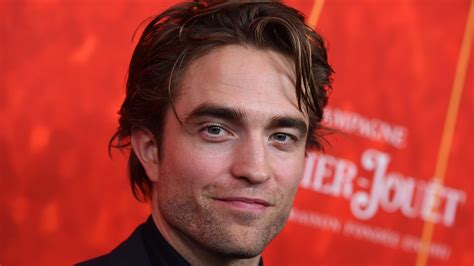 Report Robert Pattinson Has Covid 19 Halting Batman Filming