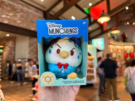 Review New Donald Duck Munchling Plush And Matching Real Cake Available At Disney Springs
