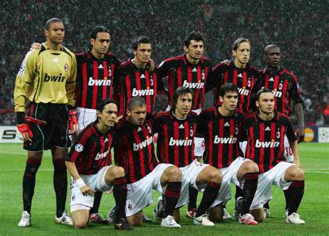 Laga manchester united vs ac milan pada 2010. 2 maggio 2007, Milan-Manchester United 3-0: partita ...