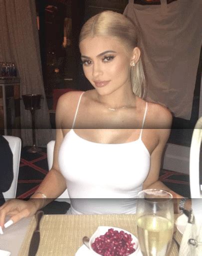 Total Transformation See The Eye Popping Evolution Of Kylie Jenner S Boobs