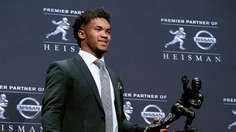 Oklahomas Kyler Murray Wins 2018 Heisman Trophy