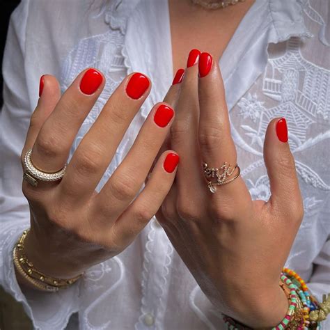 Here S How To Recreate The Perfect Glossy Red Nail Manicure Instyle