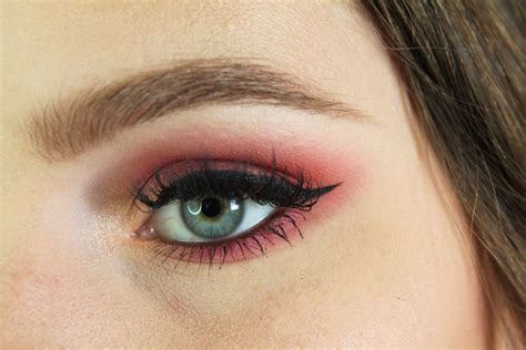 A Pink Eyeshadow Makeup Tutorial Makeup And Beauty Blog