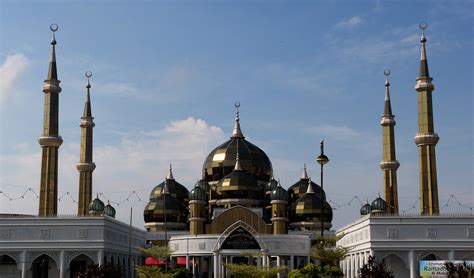 Selain masjid terapung, satu lagi masjid yang menjadi tarikan di kuala terengganu adalah masjid kristal. Masjid Kristal (Kuala Terengganu) | V. Epiney | Flickr