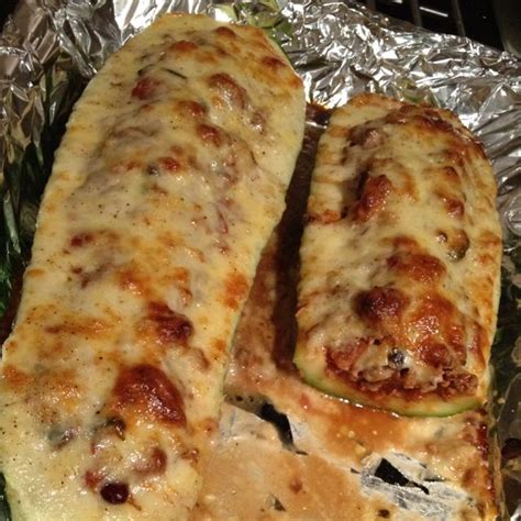 In case you did not know, baby marrows are good for your health because they tend to have low saturated fats and cholesterol levels. Marrow stuffed with spicy mince and topped with bechamel sauce with cheese. Perfect for cold ...