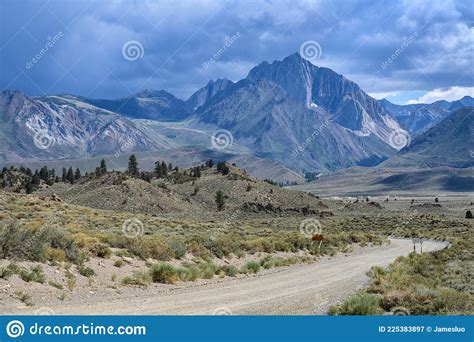 Sierra Nevada Mountains Near Highway 395 Stock Image Image Of Sierra