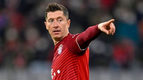 Fc Bayern München Robert Lewandowski Legt Gegen Fcb Nach Fußball