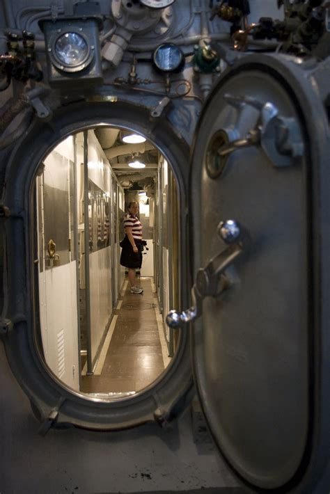 Submarine Door Uss Bowfin Submarine Pearl Harbour Haw Darren