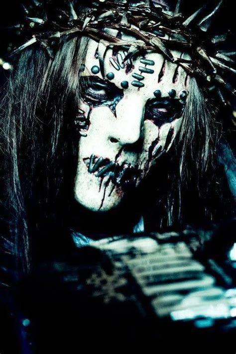 The first slipknot masks were made by the band members. Joey Jordison (Slipknot) | Slipknot mascaras, Carteles de ...