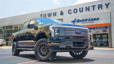 Leveled Ford F 150 Lightning On 34 Inch Tires Looks Trail Ready