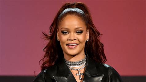 Rihanna Just Perfectly Addressed Those Pregnancy Rumors Glamour